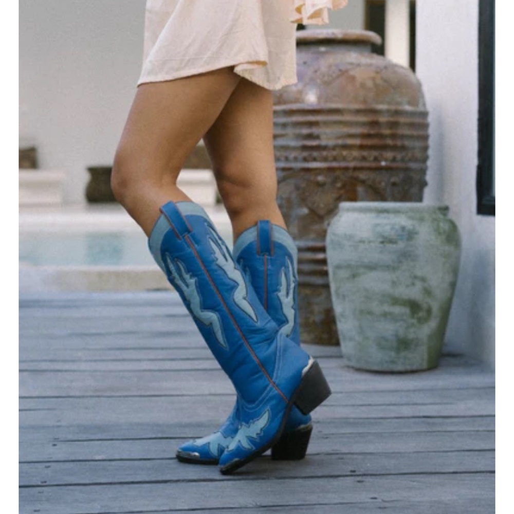 Wandering Coyote True Blue boots
